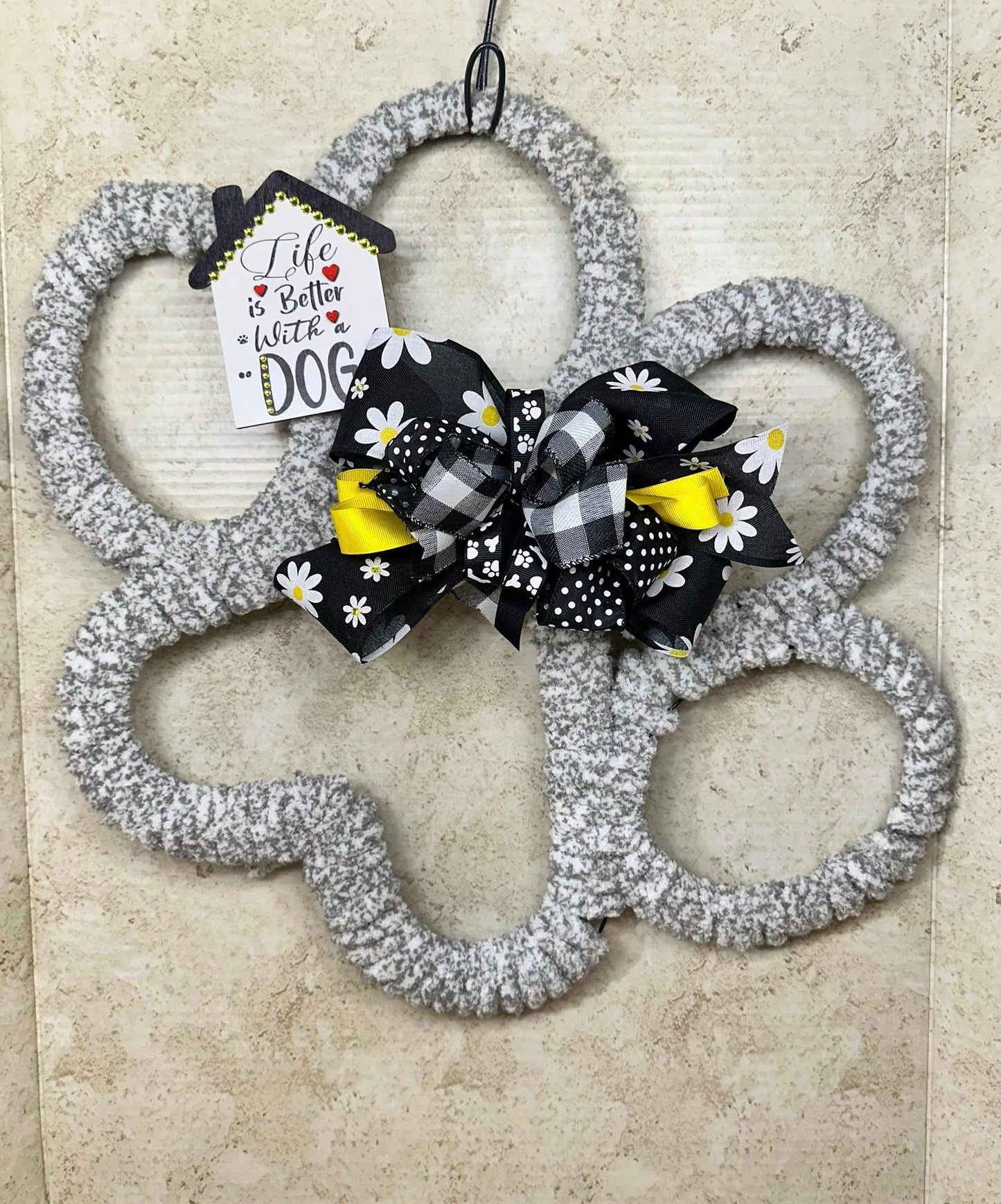 Dog Paw Wreath, doorhanger