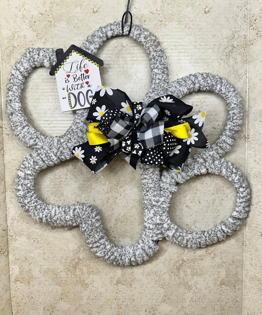 Dog Paw Wreath, doorhanger